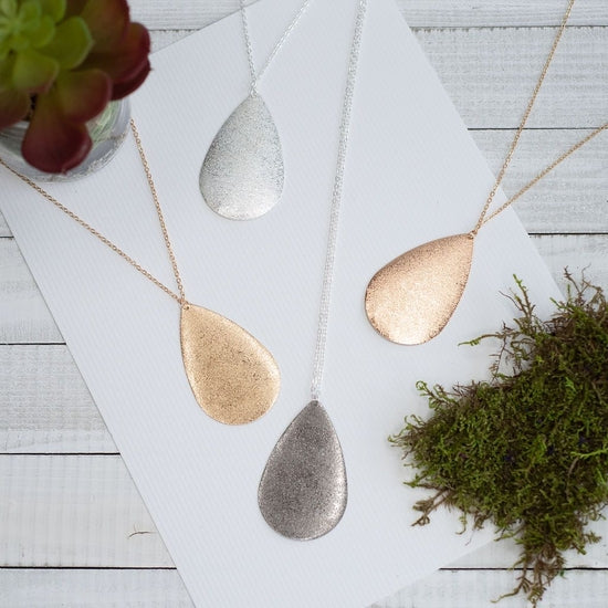 METAL TEARDROP NECKLACE